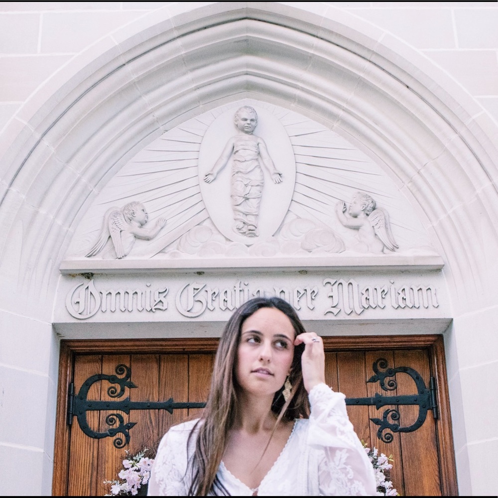 Meet your Posher, Mia
